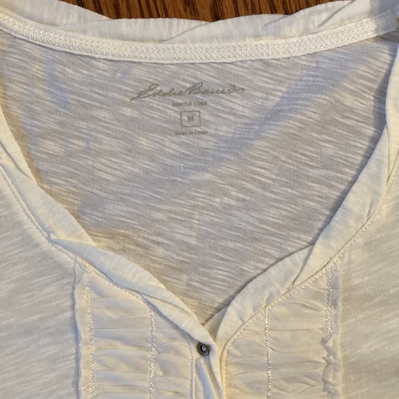 NWT! Eddie Bauer creme modified Henley top - Picture 4 of 5